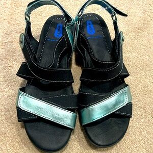 WALKY ladies sandal size 41, black and shiny teal Velcro, brand new